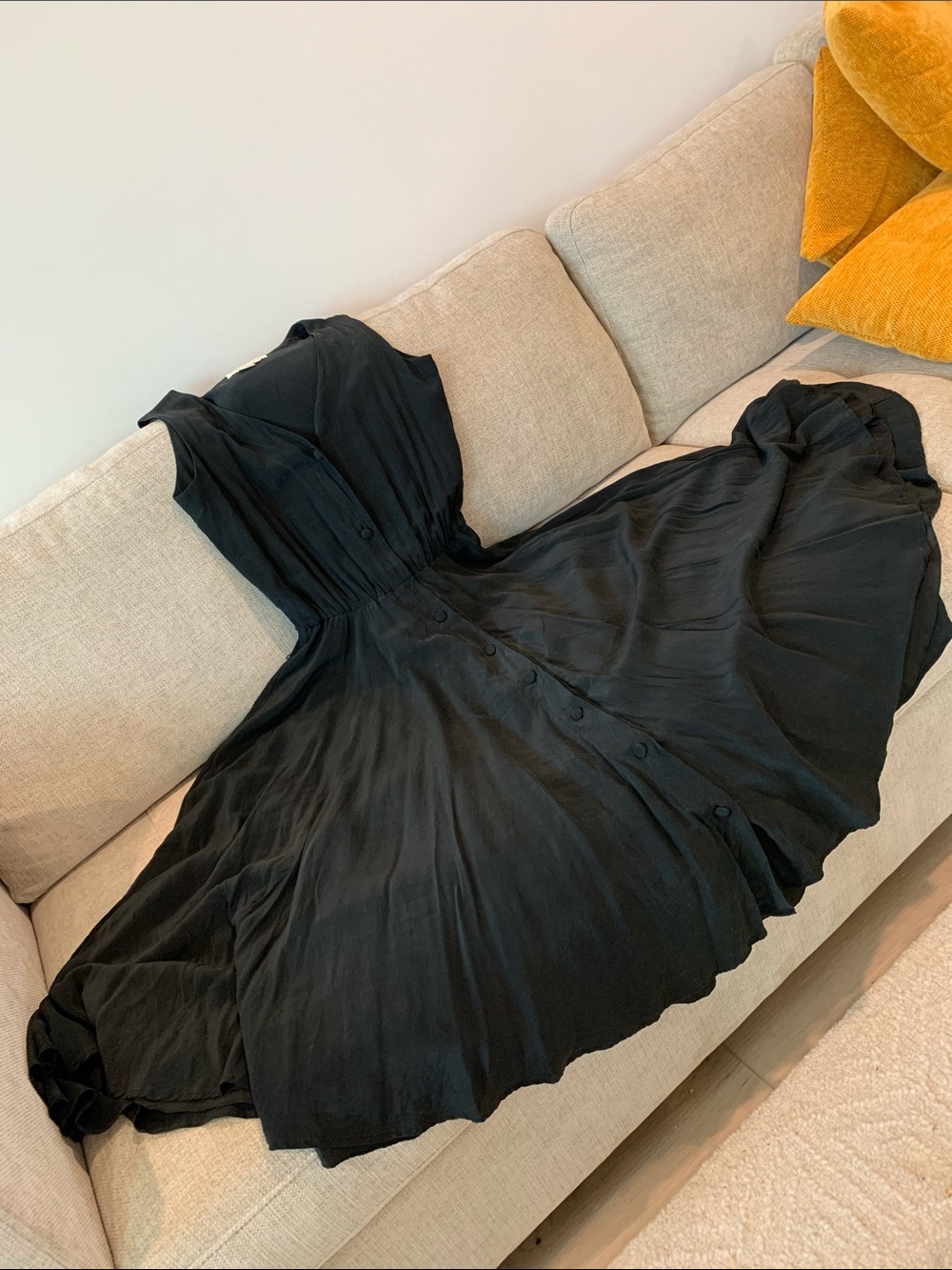 Gorgeous 100 silk Spenser Jeremy Black Button-Front Belted fully Lined Dress